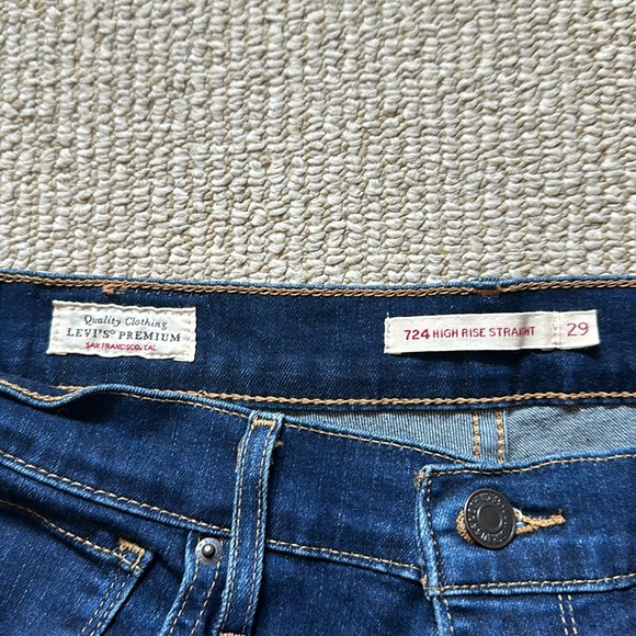 Levi’s 724 dark wash HIGH RISE STRAIGHT WOMEN'S JEANS, size 29 - Picture 6 of 9